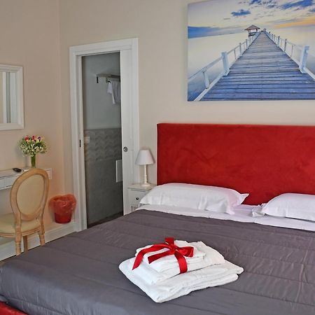B&B Romeo Luxury Rooms คาตาเนีย ภายนอก รูปภาพ