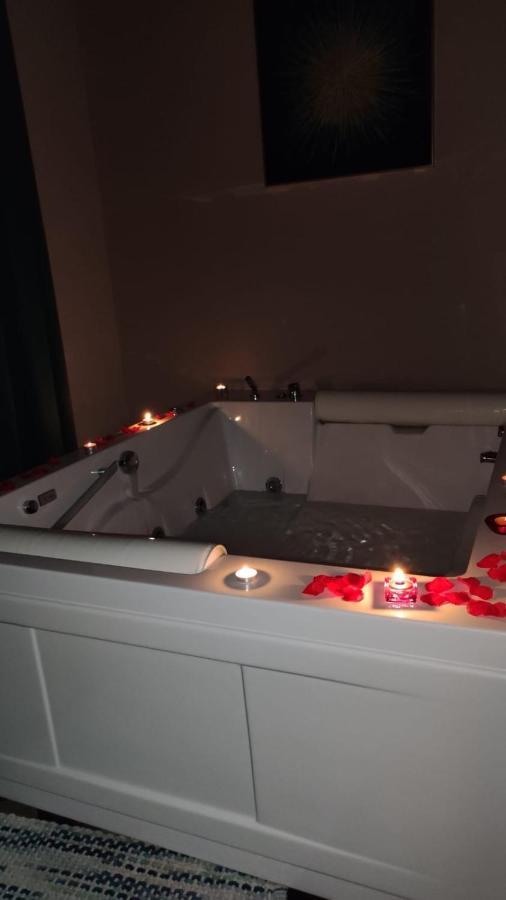 B&B Romeo Luxury Rooms คาตาเนีย ภายนอก รูปภาพ