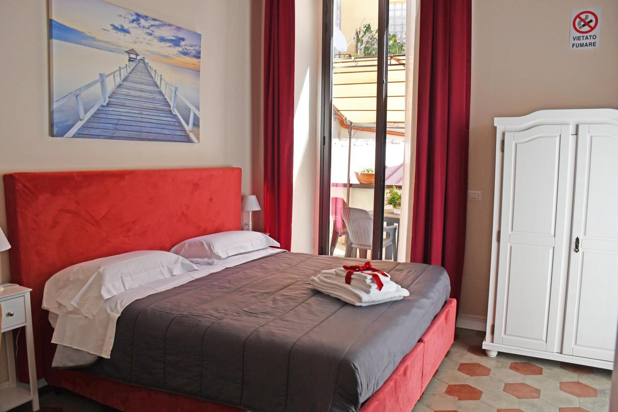 B&B Romeo Luxury Rooms คาตาเนีย ภายนอก รูปภาพ