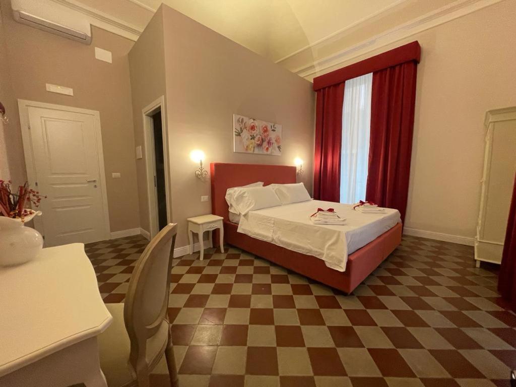 B&B Romeo Luxury Rooms คาตาเนีย ภายนอก รูปภาพ