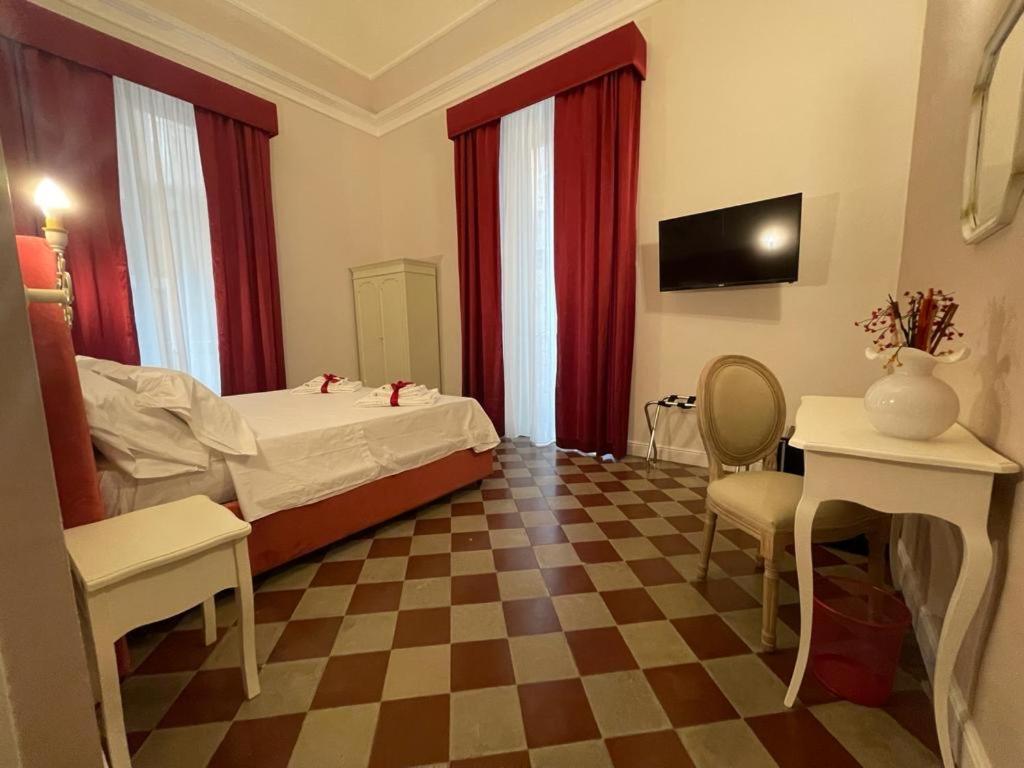 B&B Romeo Luxury Rooms คาตาเนีย ภายนอก รูปภาพ