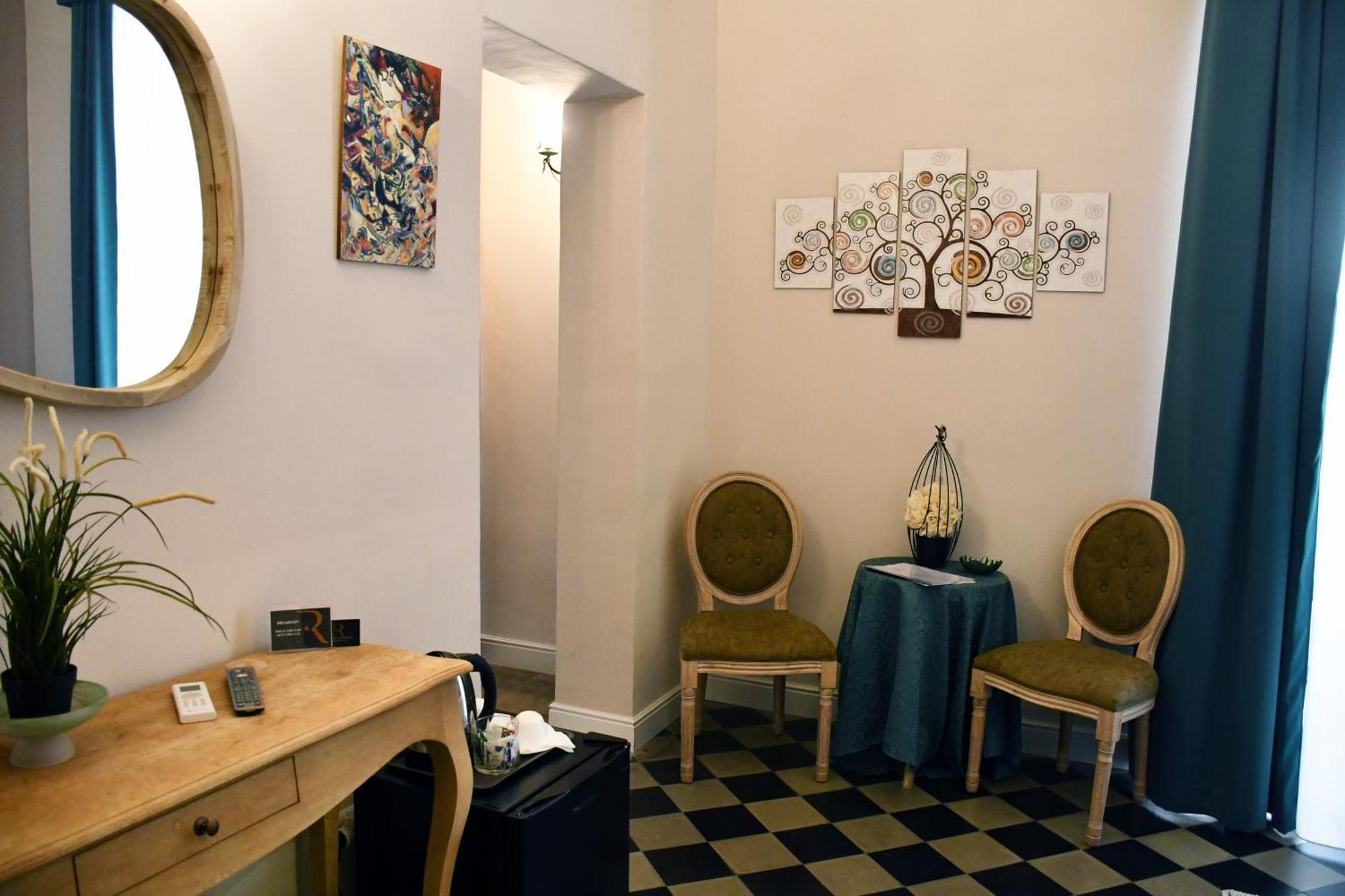 B&B Romeo Luxury Rooms คาตาเนีย ภายนอก รูปภาพ